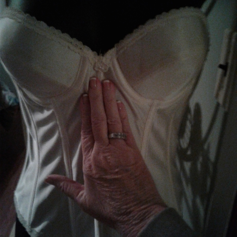 cream colored bustierre